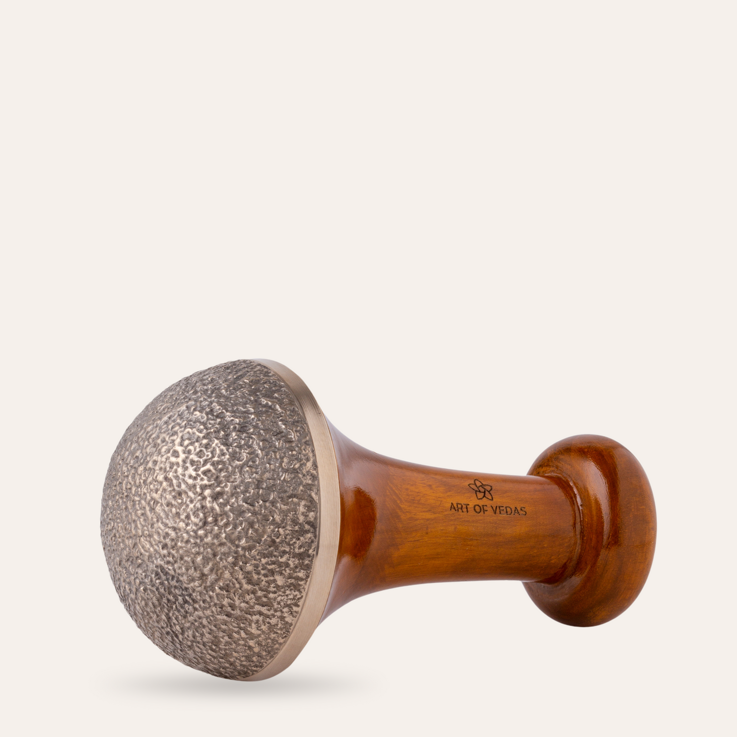<tc>Kansa</tc> Vatki Wand – Ideel til fod- og kropsmassage